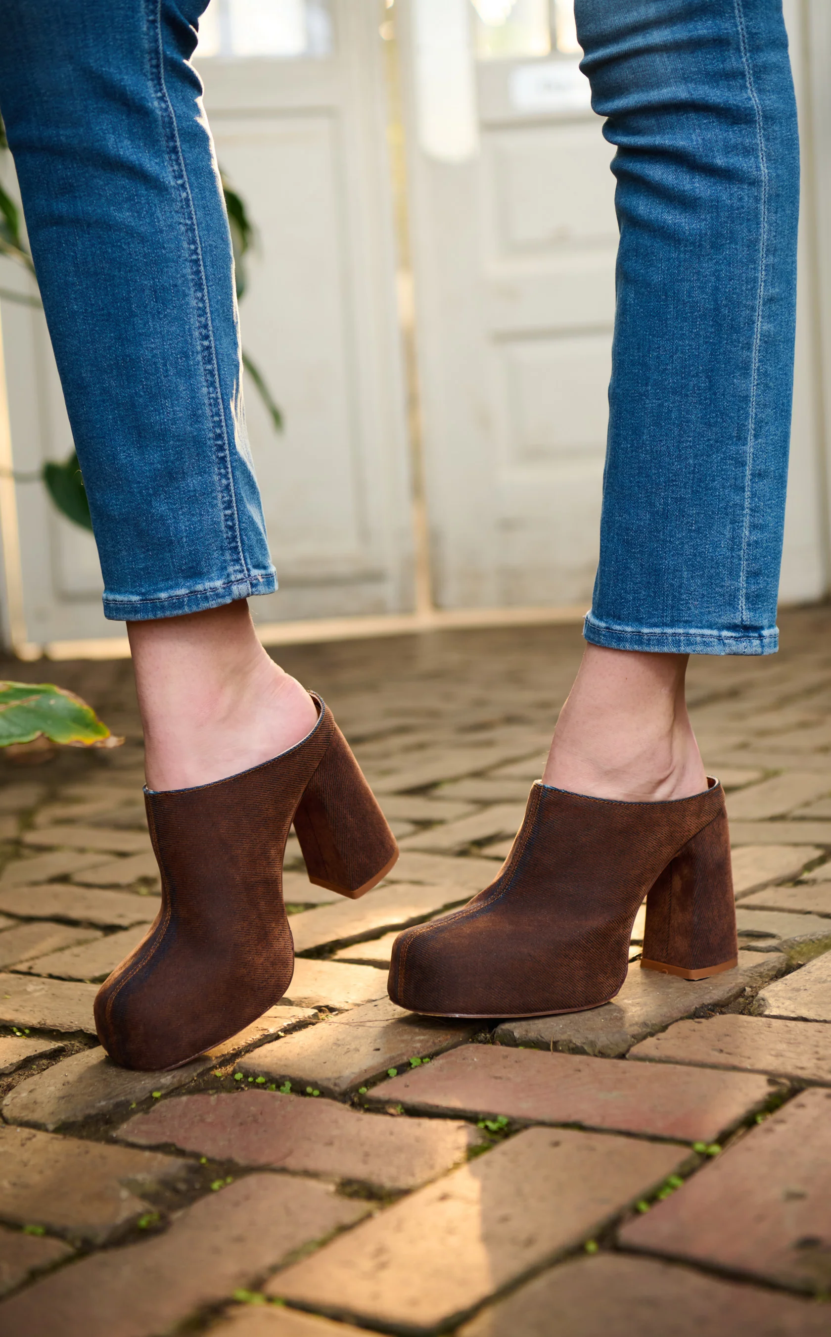 FLOREA-BROWNDENIM PLATFORM MULE - Image 2
