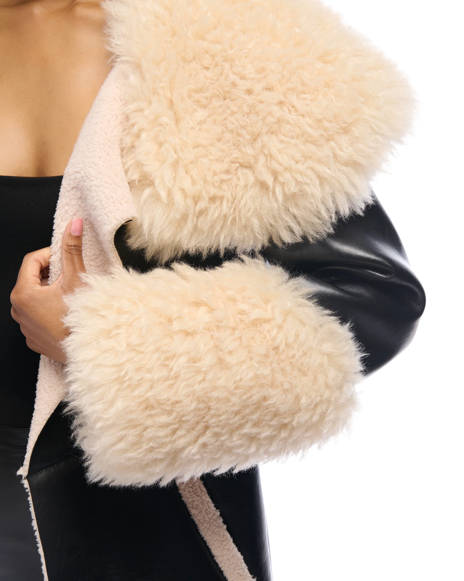 FLUFFY-TRENCH-BLACK FAUX FUR JACKET - Image 5